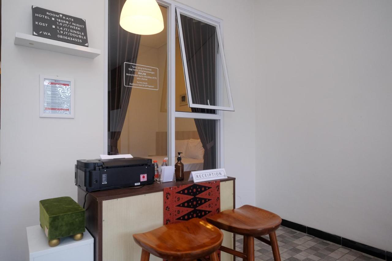 Hotel Reddoorz Syariah @ Tlogosari Semarang Alastuwo Esterno foto