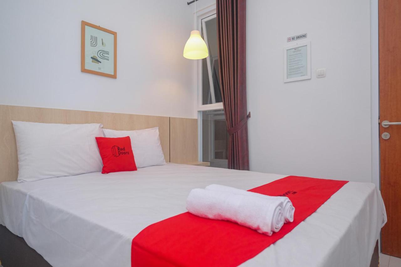 Hotel Reddoorz Syariah @ Tlogosari Semarang Alastuwo Esterno foto
