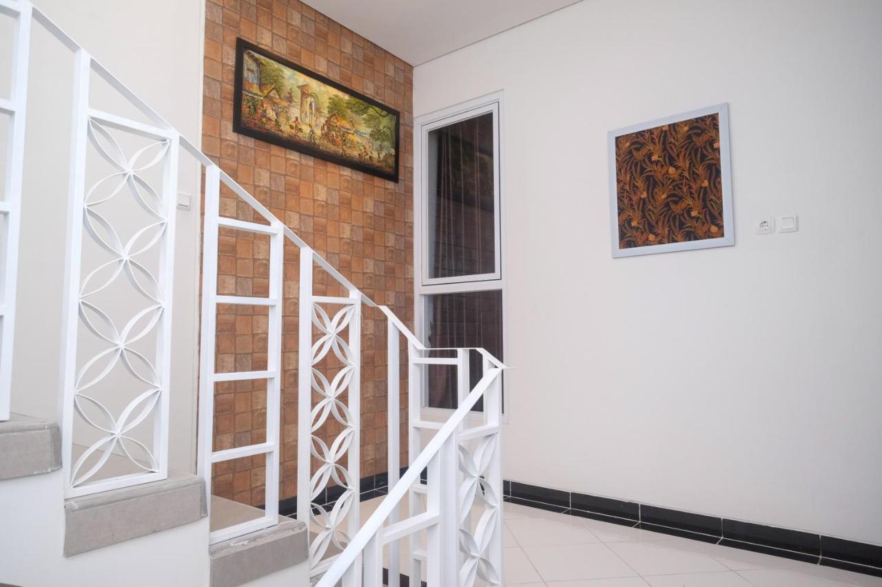 Hotel Reddoorz Syariah @ Tlogosari Semarang Alastuwo Esterno foto