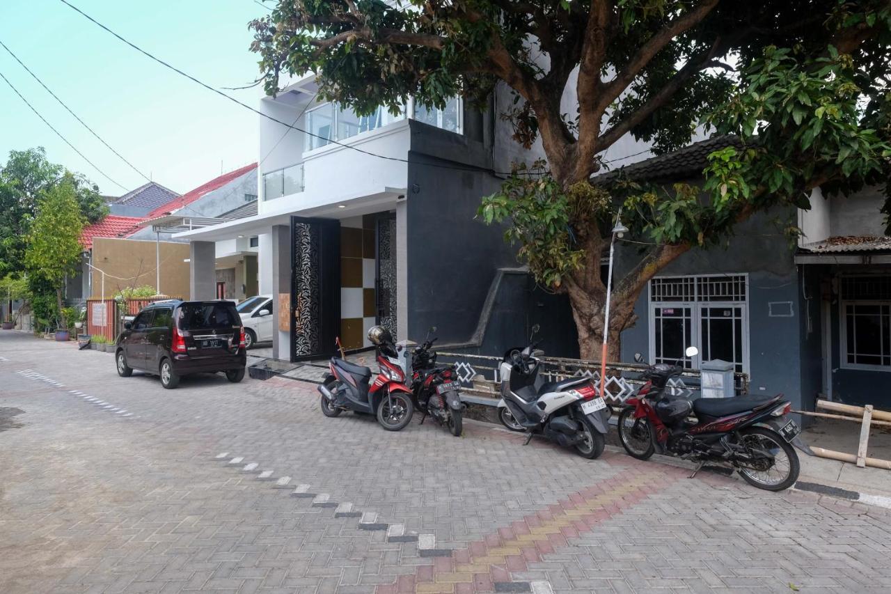Hotel Reddoorz Syariah @ Tlogosari Semarang Alastuwo Esterno foto