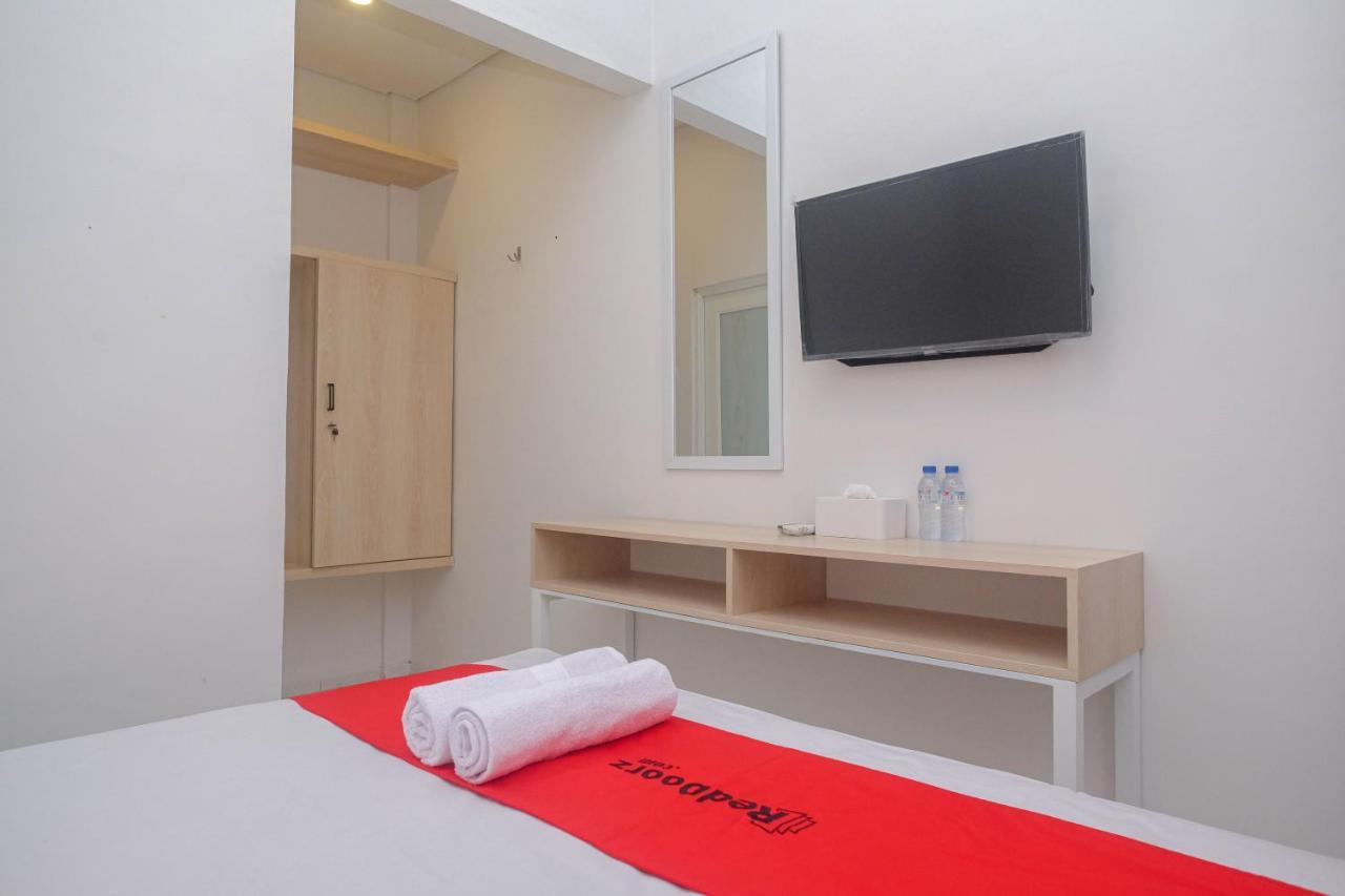Hotel Reddoorz Syariah @ Tlogosari Semarang Alastuwo Esterno foto