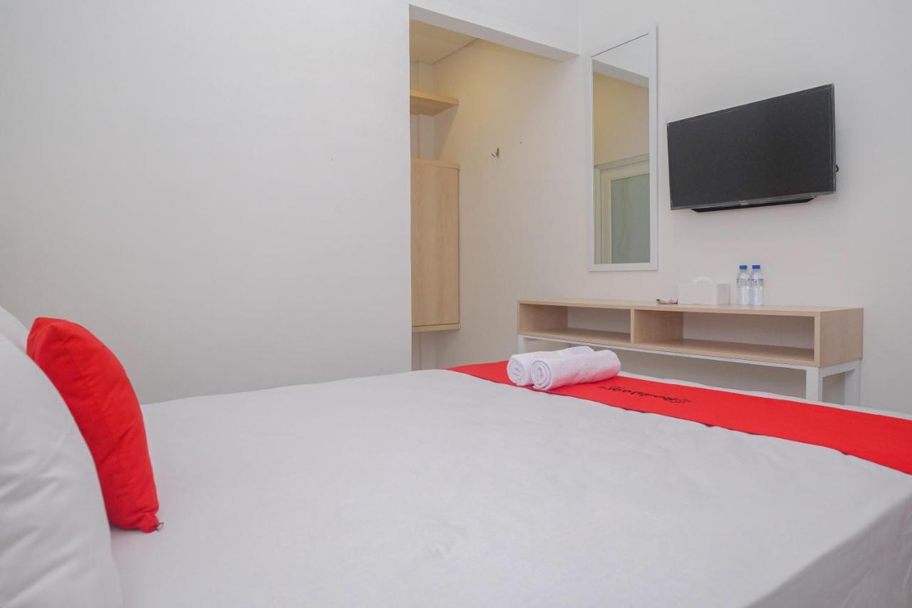 Hotel Reddoorz Syariah @ Tlogosari Semarang Alastuwo Esterno foto