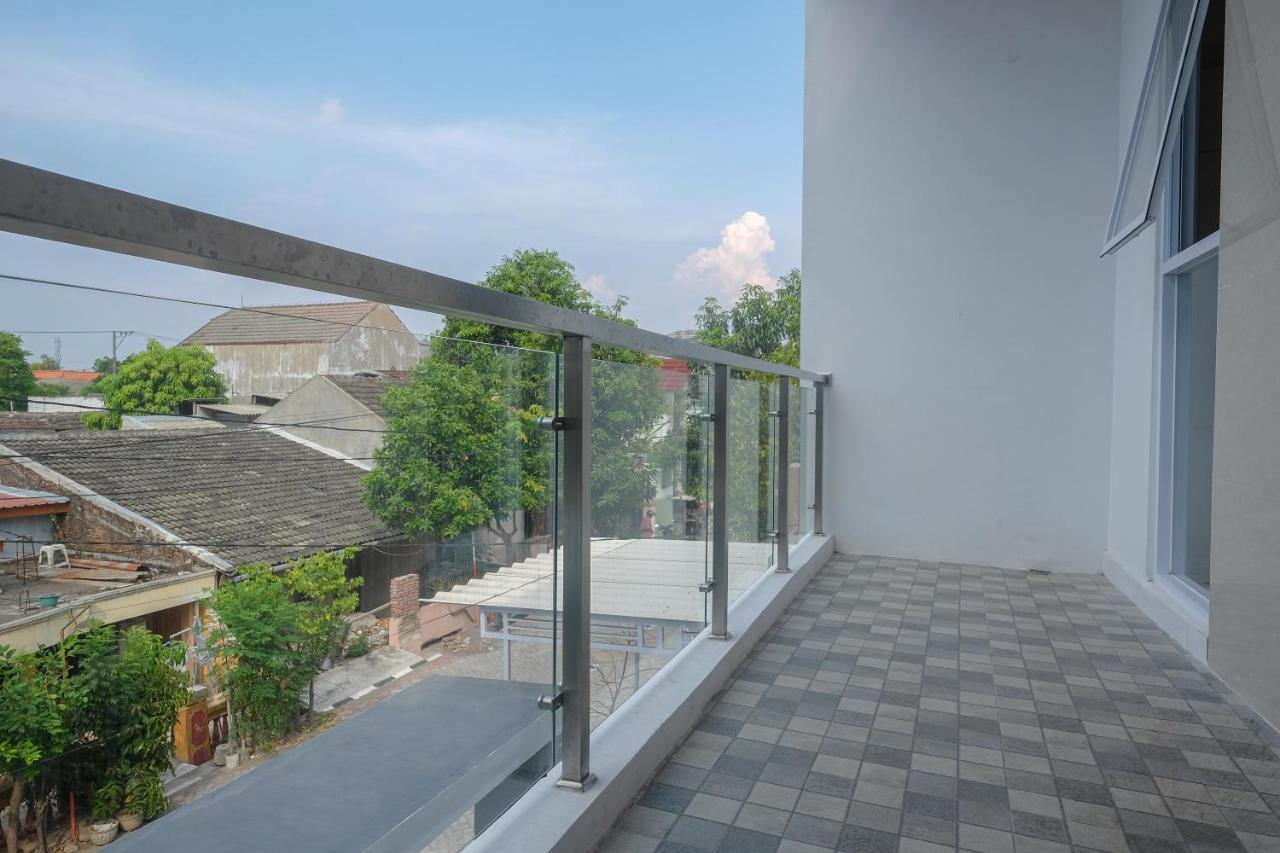 Hotel Reddoorz Syariah @ Tlogosari Semarang Alastuwo Esterno foto