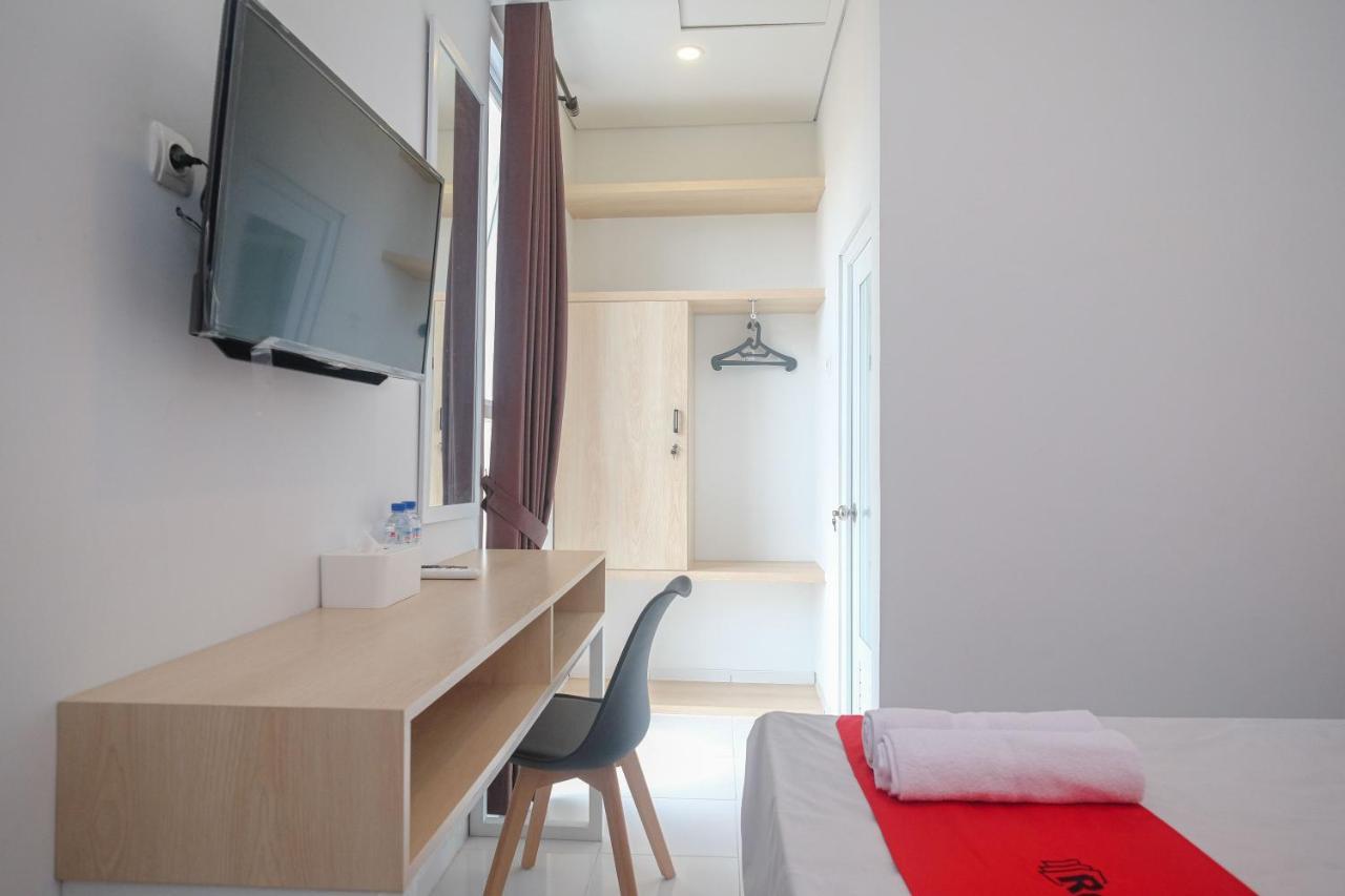 Hotel Reddoorz Syariah @ Tlogosari Semarang Alastuwo Esterno foto