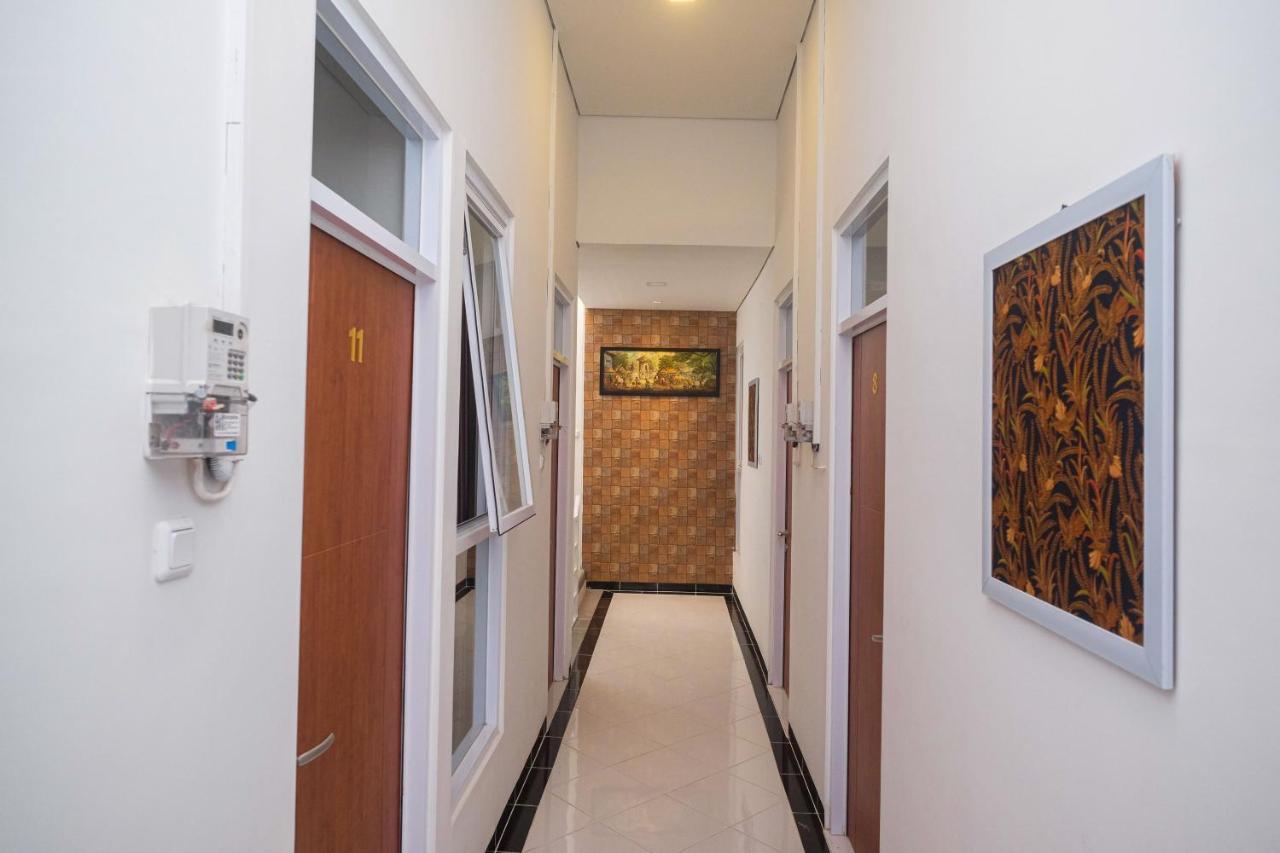 Hotel Reddoorz Syariah @ Tlogosari Semarang Alastuwo Esterno foto